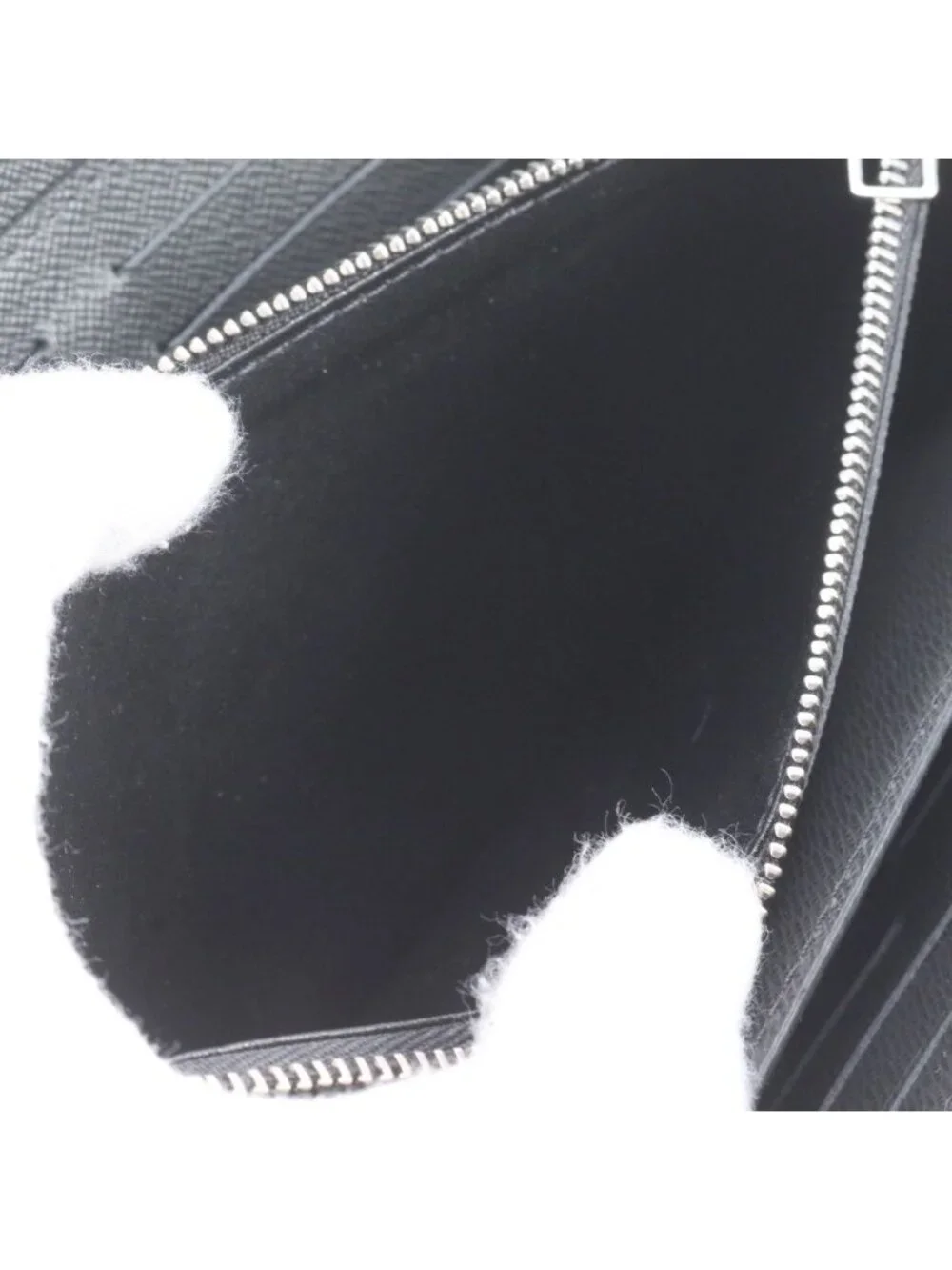 Louis Vuitton Taiga Zippy XL Organizer Leather Wallet Zip Around